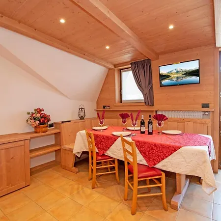 Casa Viola Apartment Isolaccia